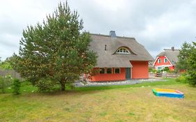 Stubbenfelde, Reetdachhaus Seeblick