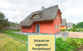 Stubbenfelde, Reetdachhaus Seeblick