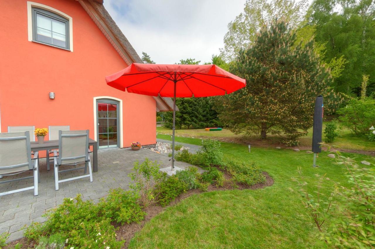 Stubbenfelde, Reetdachhaus Seeblick Exterior foto